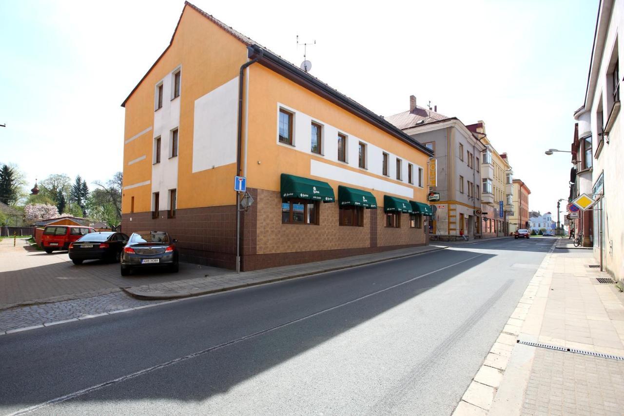 Hotel Classic Nový Bydžov Exterior foto